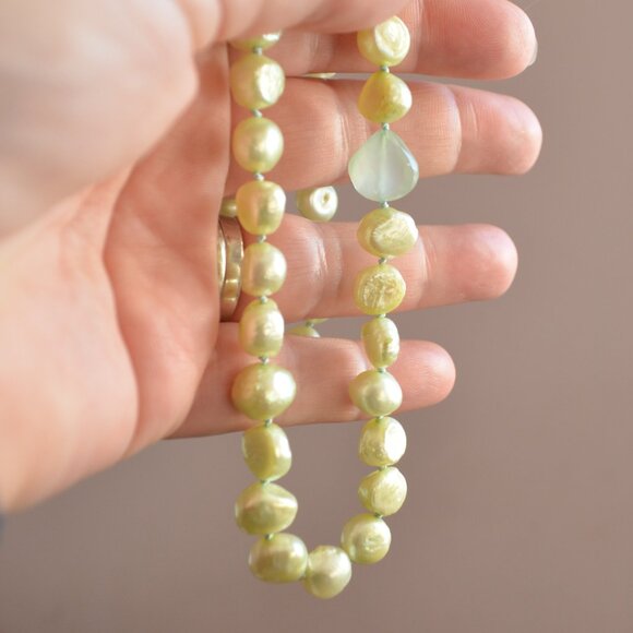 Spring Green Hand Knotted Pearl Necklace - Hand Made in Canada - Picture 3 of 8
